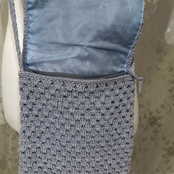 Carlo D’Santi Crochet Knit Baby Blue Floral Crossbody Bag Purse Vintage Y2K - Picture 4 of 5